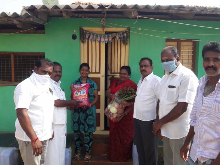 கொரோனா -144 தடை உத்தரவால் பாதிக்கப்பட்டோருக்கு உதவிவரும் நமது அரசியல் பிரபலங்கள் 