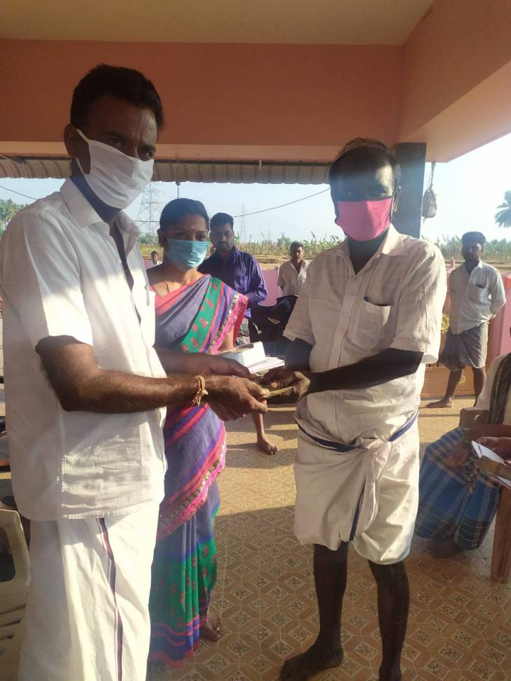 கொரோனா நிவாரணப்பணிகளில் உக்கரம் ஊராட்சி மன்றத்தலைவர் திரு.முருகேசன் அவர்கள்