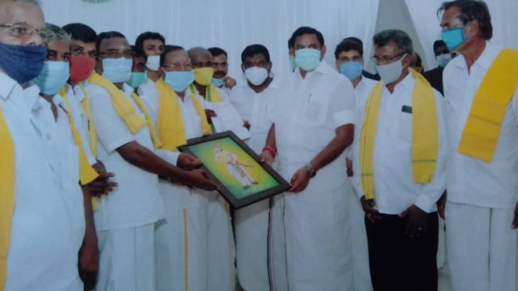 தமிழக முதல்வர் முன் கம்பளத்தாரின் முதல்வர் வீரமுழக்கம்!