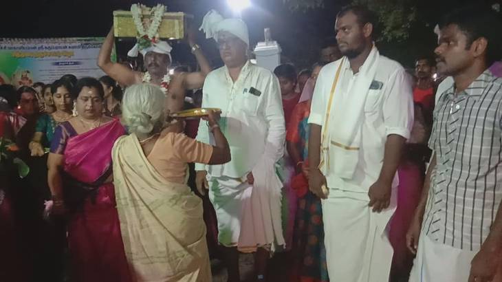 ஜமீன் ராமபட்டிணம் தேர்திருவிழாவில் கம்பளத்தாரின் ஒயிலாட்டம்!