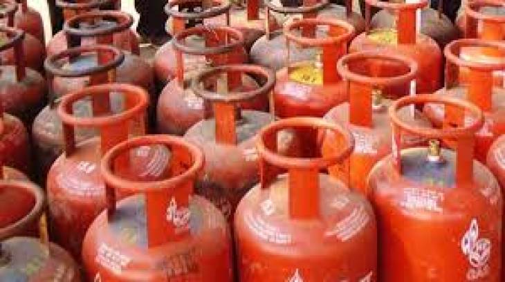 கேஸ் சிலிண்டரின் உருளை வடிவமும், சிவப்பு நிறமும் ; அறிவியல் காரணம் என்ன?